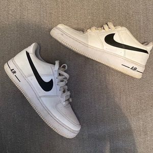 Nike air forces size 7.5 black and white